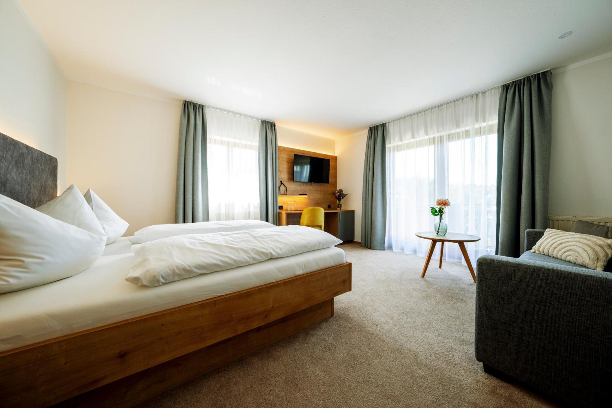 Hotel-Gasthof Rose Оберкирх Екстериор снимка
