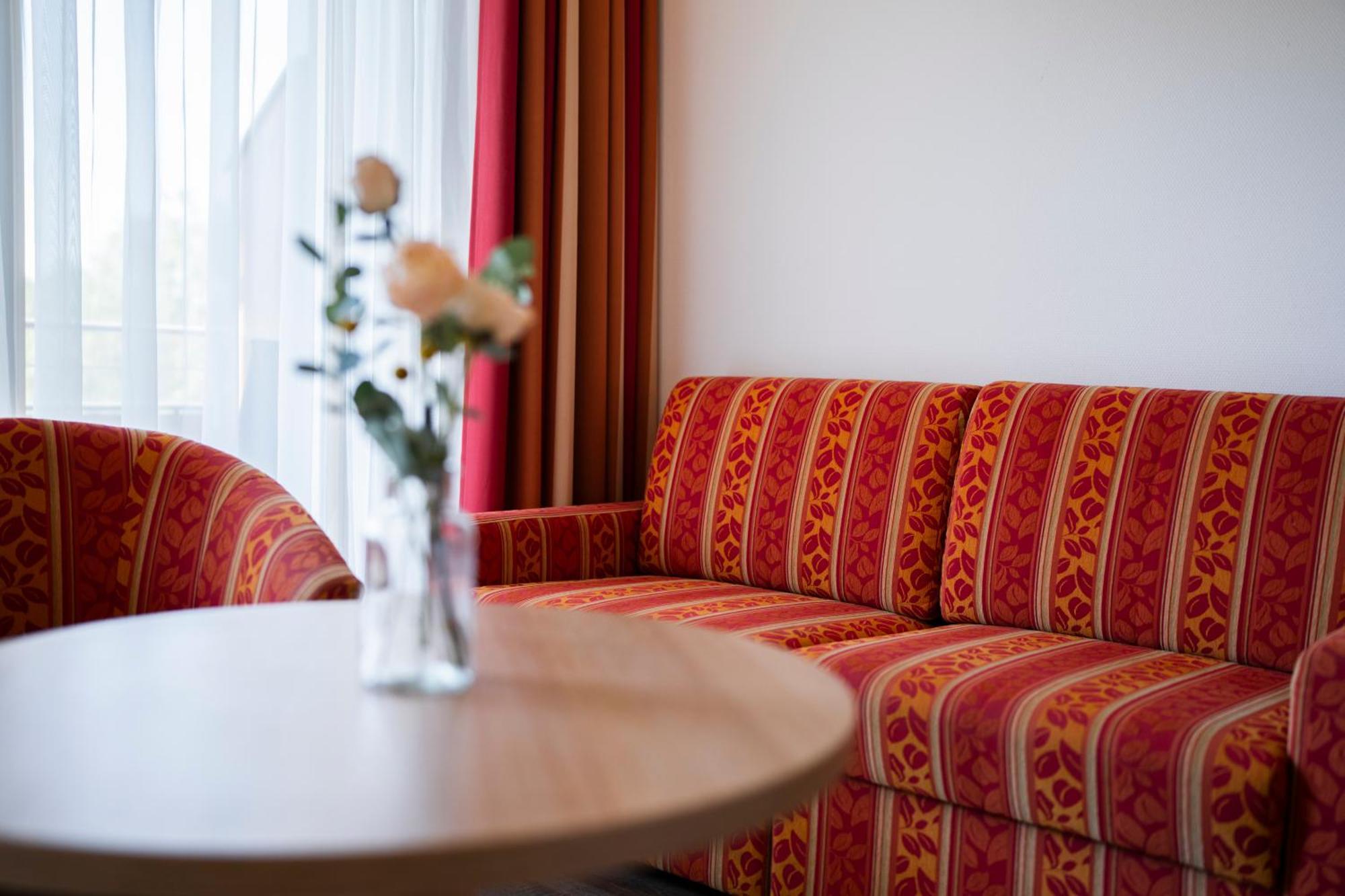Hotel-Gasthof Rose Оберкирх Екстериор снимка
