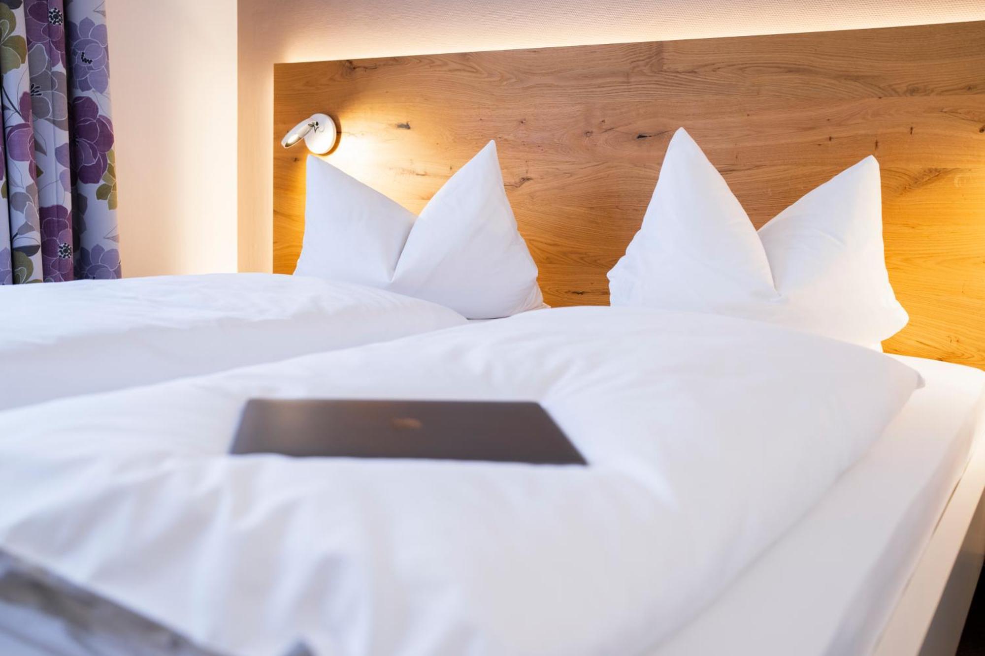Hotel-Gasthof Rose Оберкирх Екстериор снимка